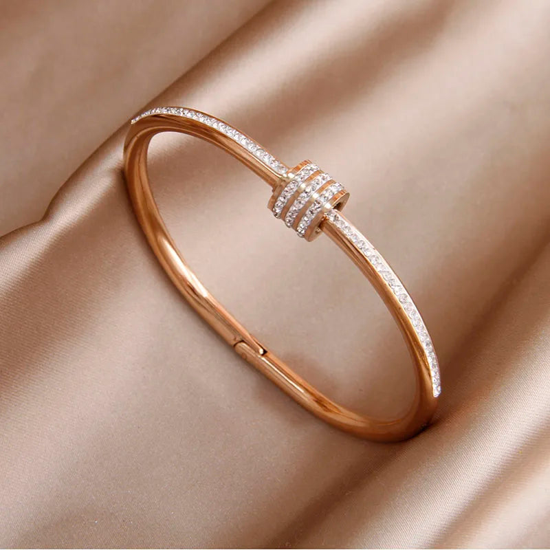 Bracelet à breloques lettre entièrement en cristal en acier inoxydable