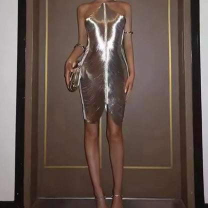 Mini-robe de soirée sans manches à col suspendu