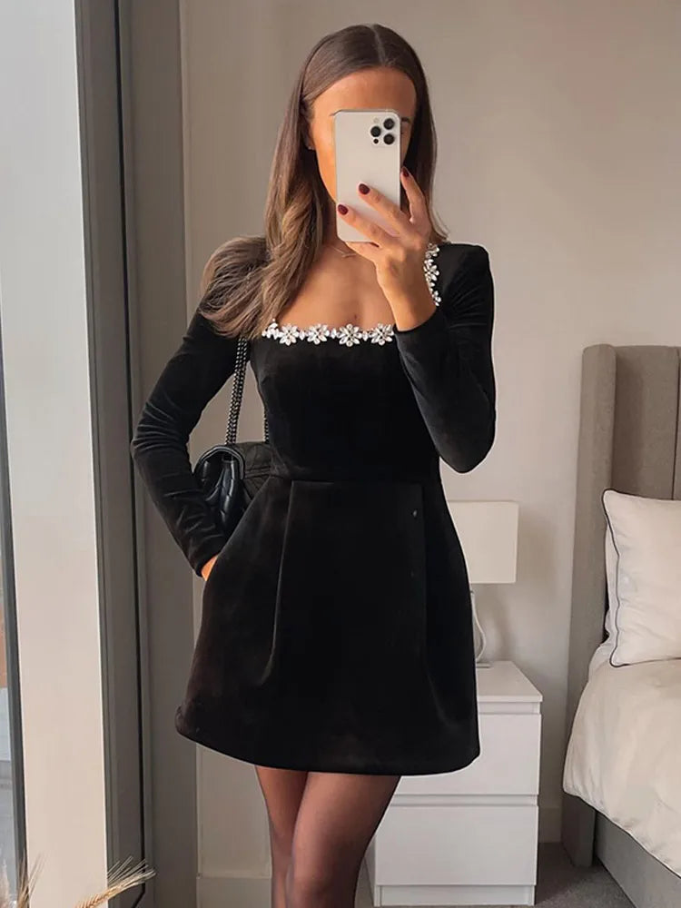 Minivestido Veludo Elegante Gola Quadrada