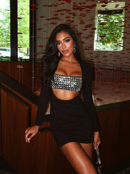 Μίνι κομμένο μαύρο φόρεμα με σουτιέν από παγιέτες