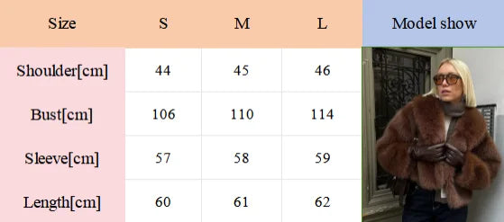 Smeđa ženska kratka jakna od umjetnog krzna na rever