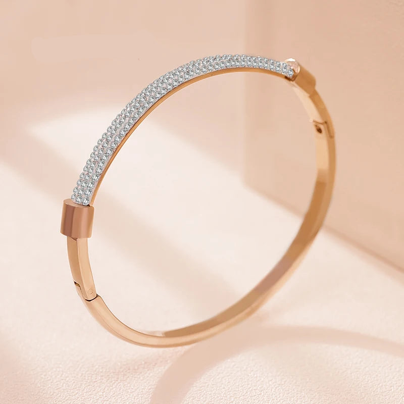 Pulseiras de punho de zircônia cúbica na moda pulseira de titânio