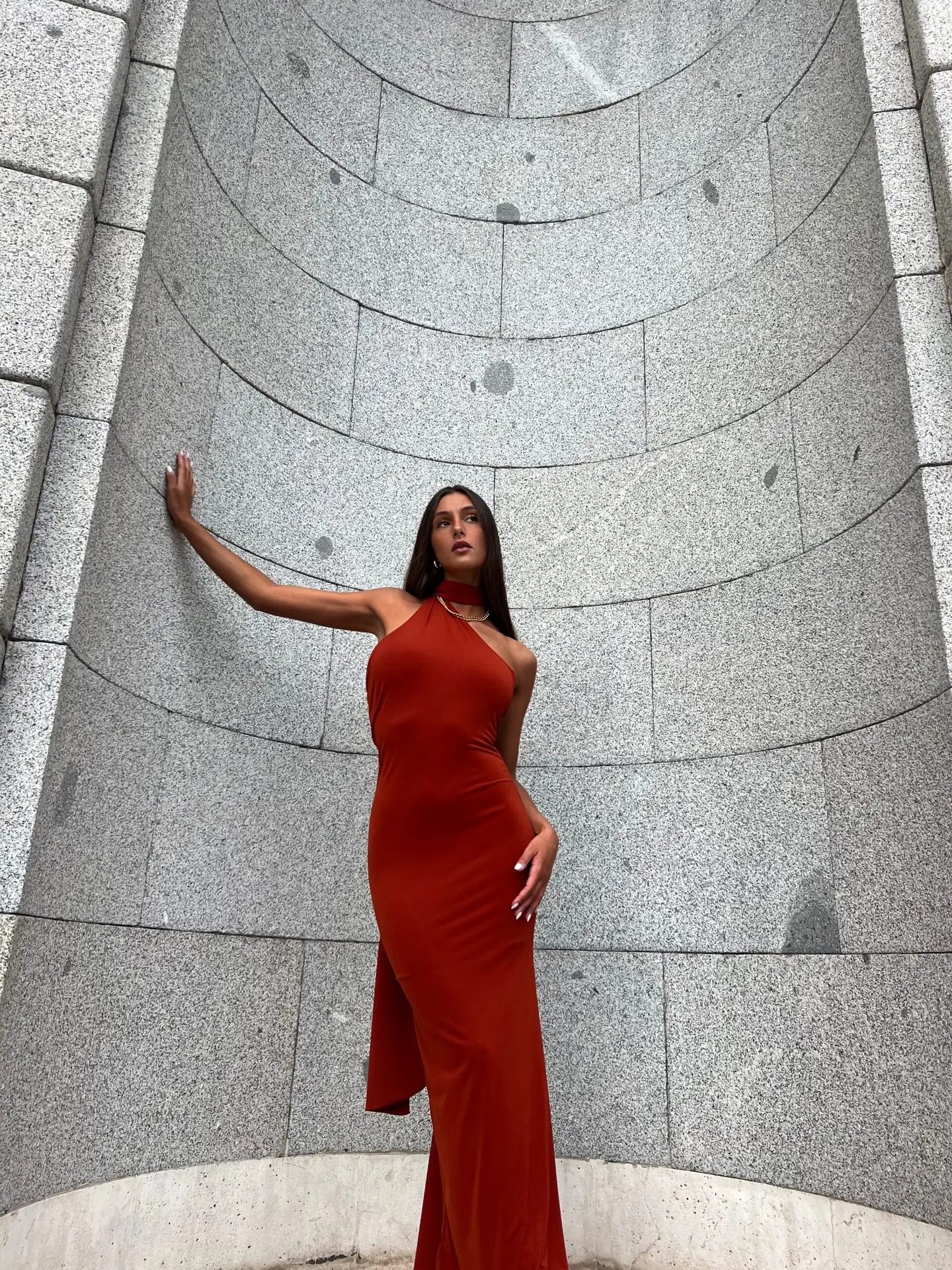 Robe Longue Col Suspendu Rouge