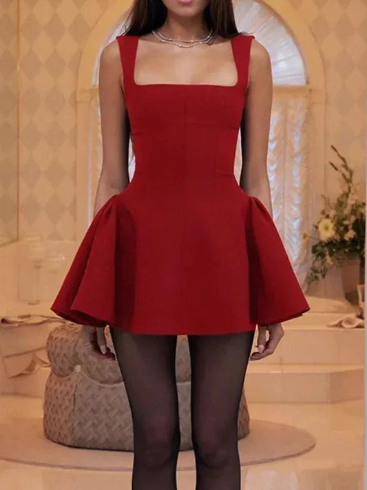 Einfarbiges Minikleid mit offenem Rücken und hoher Taille